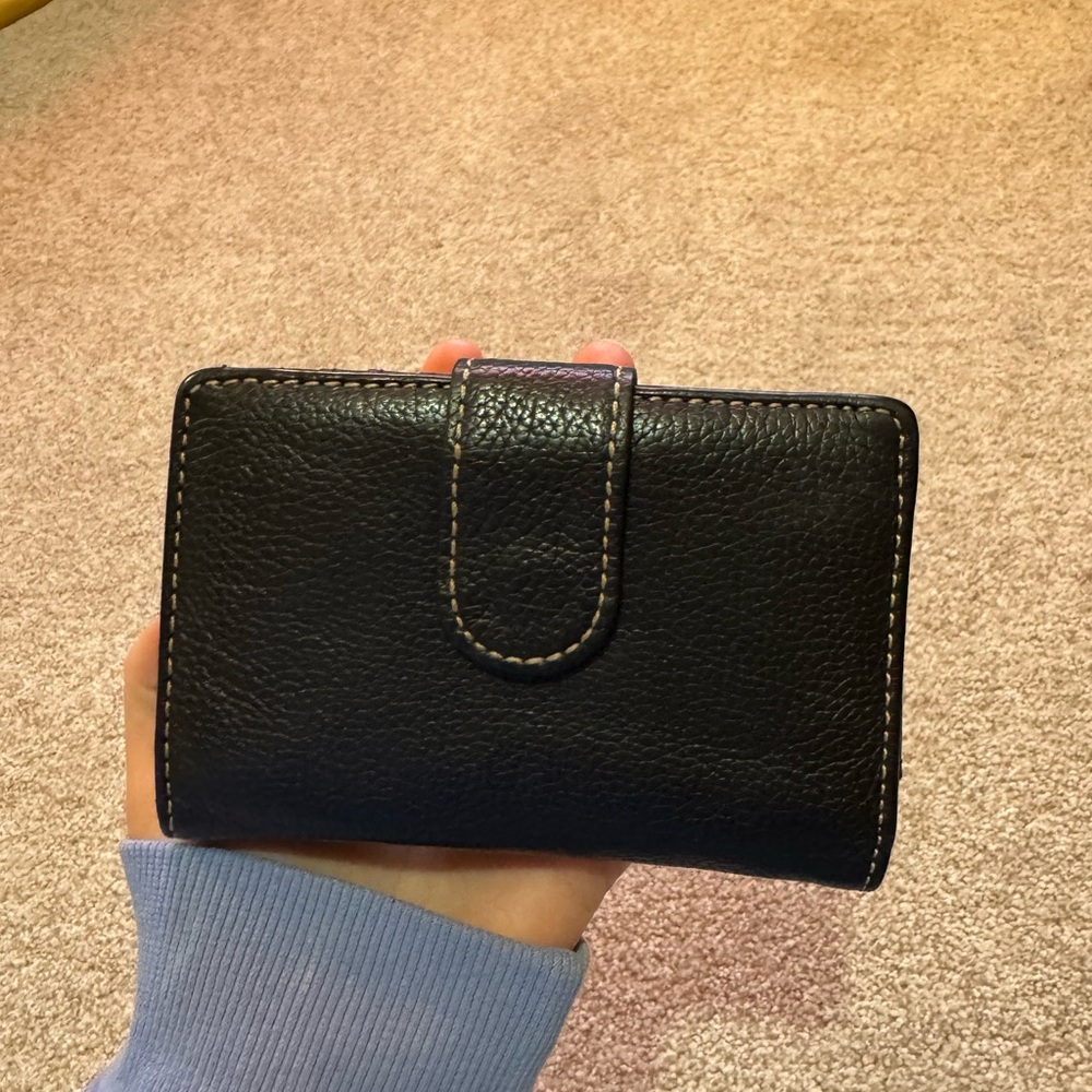 Elegant Black Wallet with Stitching